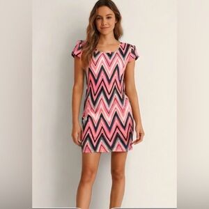 4/30.00 Charlotte Russe Zigzag Bodycon Dress Size Medium